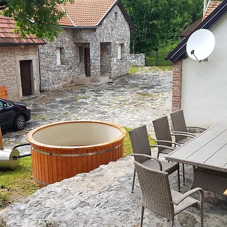 Chalet Stone House Chalet Gračac